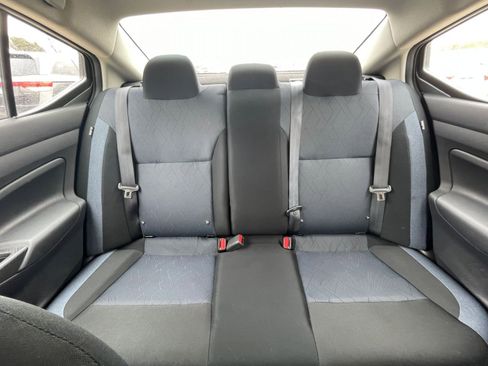 Used 2025 Nissan Versa SV image 37