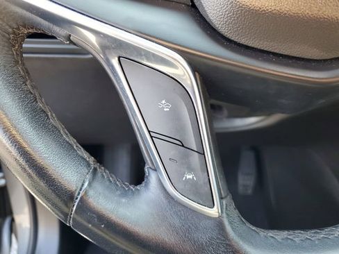 Used 2022 Cadillac XT5 Luxury image 30