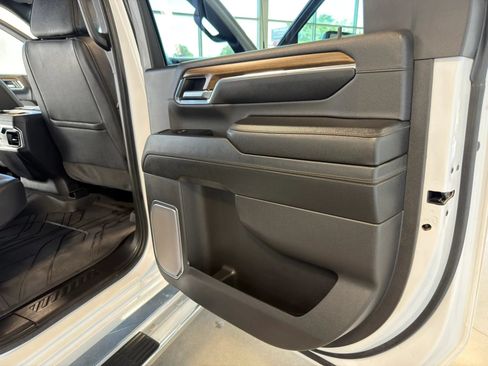 Used 2024 Chevrolet Silverado 2500 High Country w/ High Country Premium Package AWD/4WD image 24