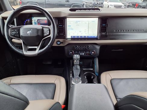 Used 2023 Ford Bronco Wildtrak image 18
