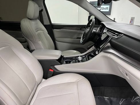 Used 2022 Jeep Grand Cherokee L Overland w/ MOPAR Finishing Package AWD/4WD image 59