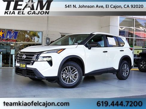 Used 2024 Nissan Rogue S FWD image 2
