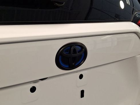 Used 2023 Toyota RAV4 AWD Hybrid image 28