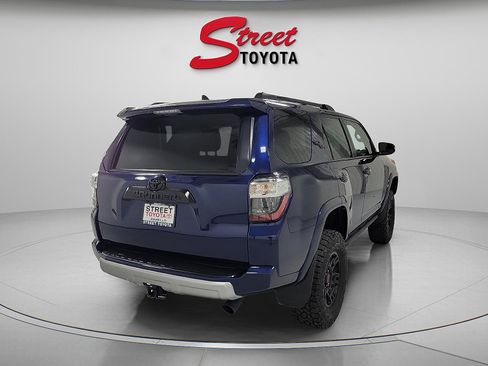 Certified 2022 Toyota 4Runner TRD Off-Road Premium w/ Moonroof Package AWD/4WD image 4