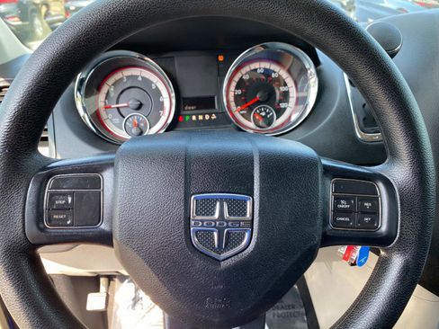 Used 2019 Dodge Grand Caravan SE image 14