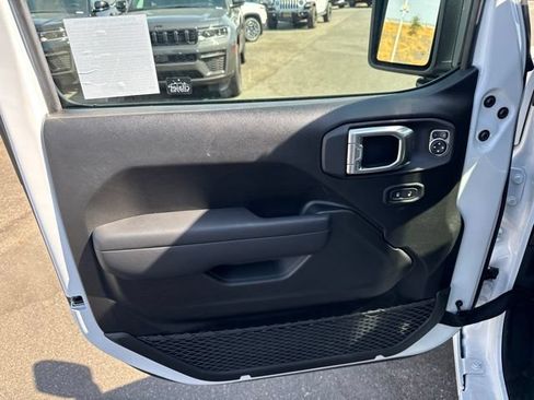 New 2026 Jeep Gladiator Sport AWD/4WD image 10