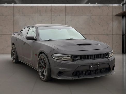 Used 2018 Dodge Charger R/T w/ Plus Group image 2