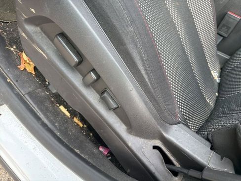 Used 2012 Chevrolet Equinox LT w/ Driver Convenience Package image 15