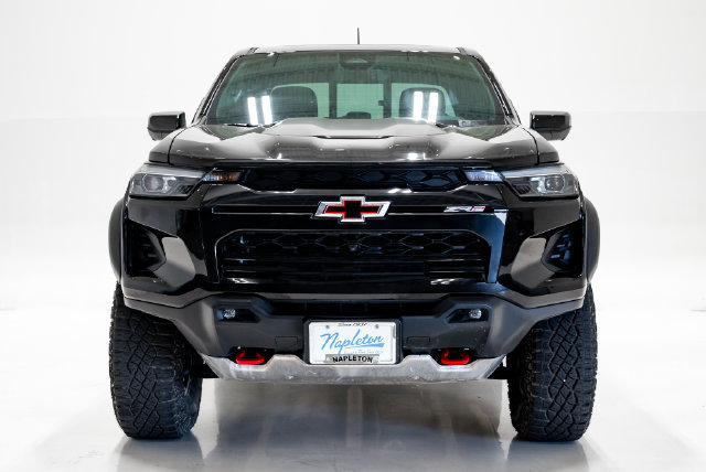 Used 2025 Chevrolet Colorado ZR2 w/ Midnight Edition AWD/4WD image 7