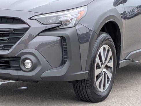 Used 2024 Subaru Outback Premium AWD/4WD image 11