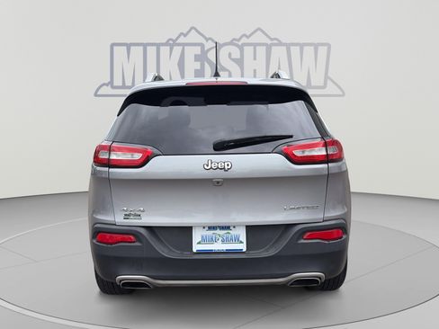 Used 2017 Jeep Cherokee Limited AWD/4WD image 6