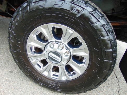 Used 2017 Ford F250 XLT w/ XLT Premium Package image 48