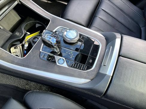 Used 2022 BMW X5 sDrive40i w/ M Sport Package image 16
