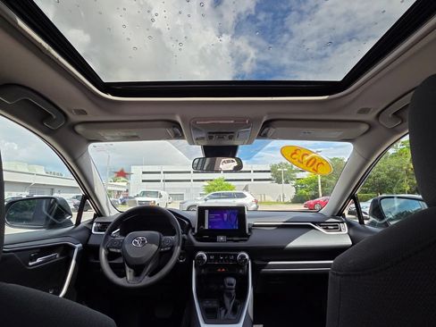 Used 2023 Toyota RAV4 XLE w/ Convenience Package FWD image 4