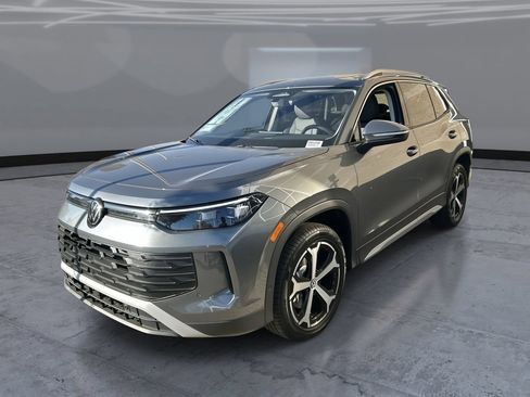 New 2026 Volkswagen Tiguan SE AWD/4WD image 1