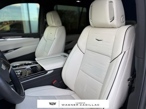 Used 2025 Cadillac Escalade Sport w/ LPO, ONYX Package image 10