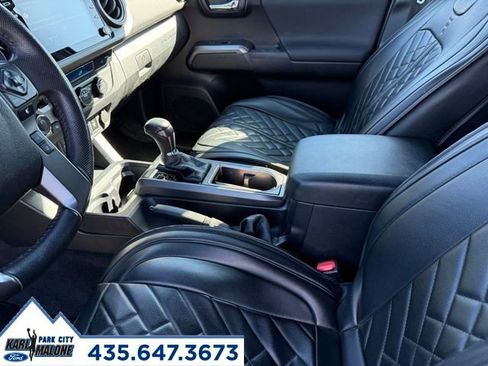 Used 2022 Toyota Tacoma TRD Off-Road w/ Technology Package image 23