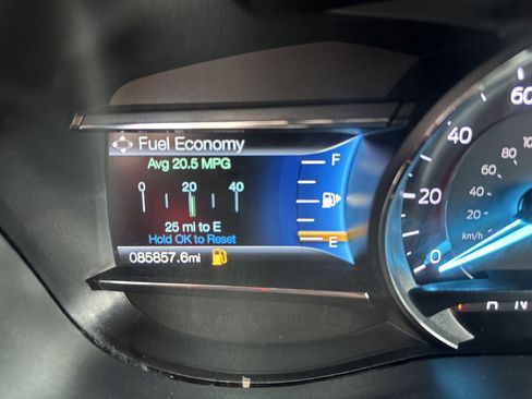 Used 2018 Ford Explorer XLT w/ Equipment Group 202A image 12