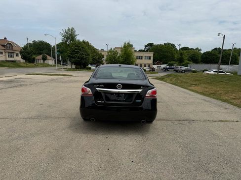 Used 2014 Nissan Altima 2.5 SL w/ Moonroof Package FWD image 6
