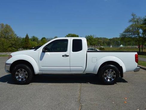 Used 2010 Nissan Frontier SE image 53