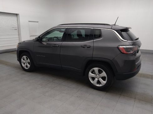 Used 2021 Jeep Compass Latitude w/ Driver Assistance Group FWD image 3