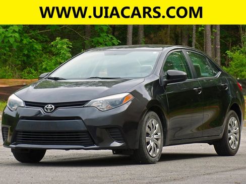 Used 2014 Toyota Corolla LE FWD image 2