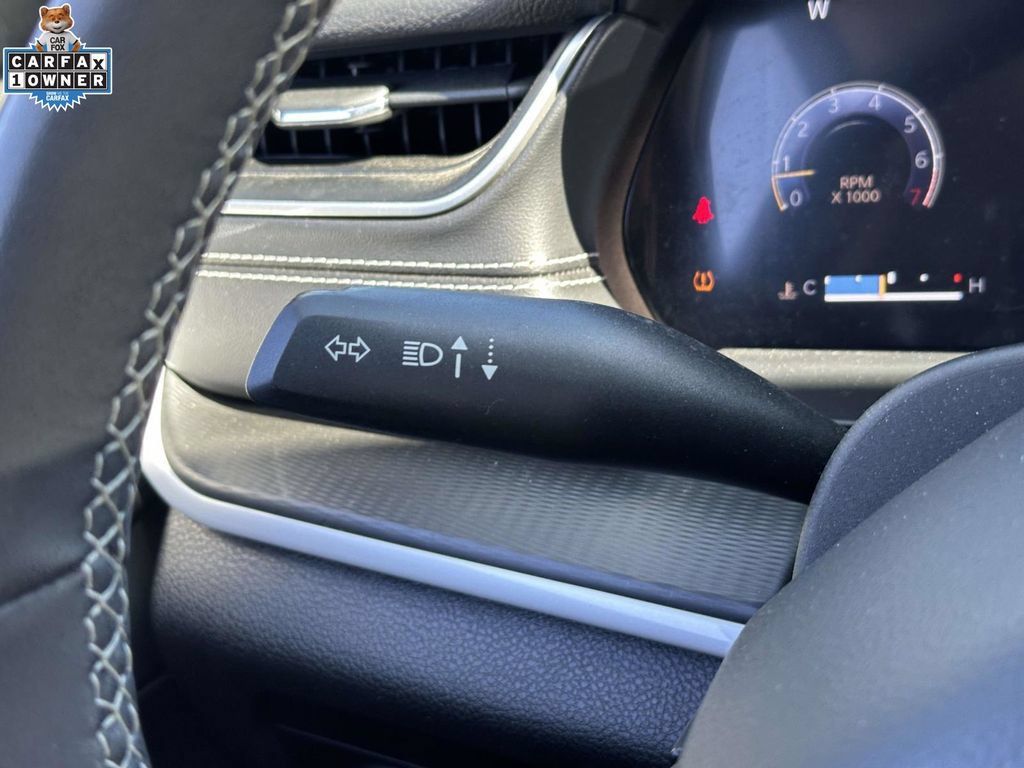 Used 2023 Jeep Grand Cherokee Laredo X w/ Luxury Tech Group I AWD/4WD image 23