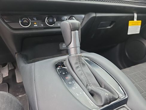 Used 2023 Honda HR-V LX image 17