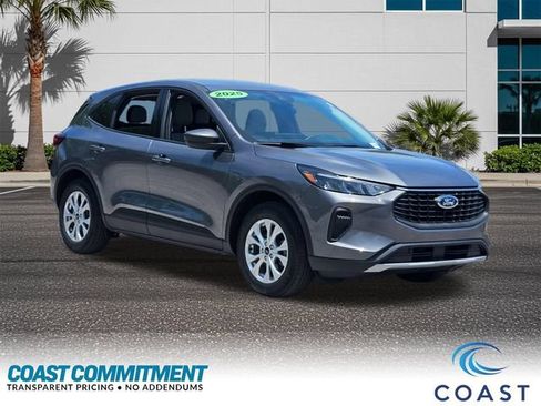 Used 2025 Ford Escape Active w/ Tech Pack #1 FWD image 3