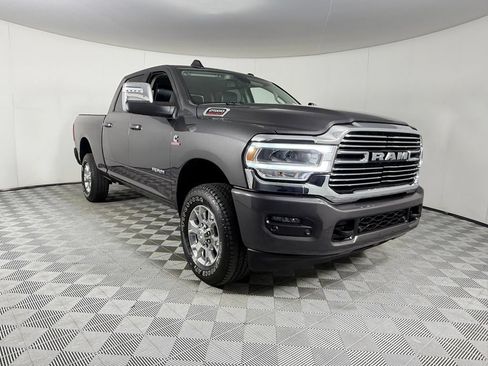 Used 2024 RAM 2500 Laramie AWD/4WD image 3