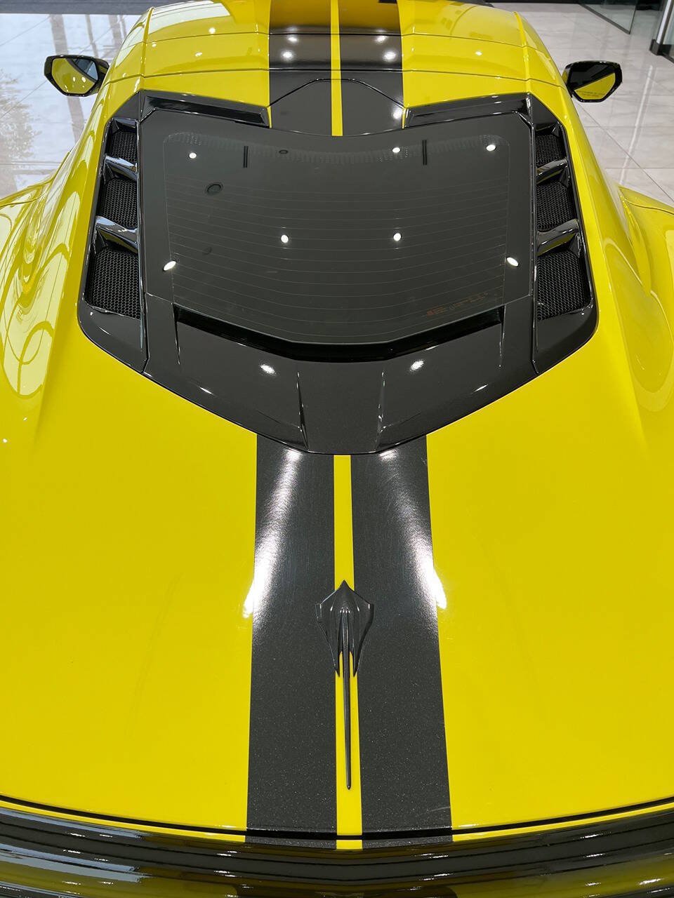 Used 2021 Chevrolet Corvette Stingray Coupe w/ Z51 Performance Package RWD image 6