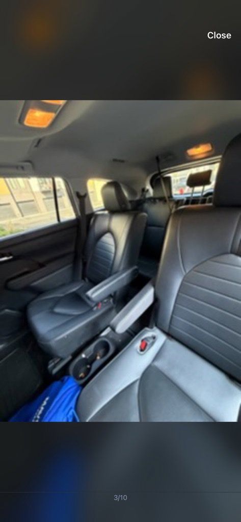Used 2020 Toyota Highlander XLE AWD/4WD image 6