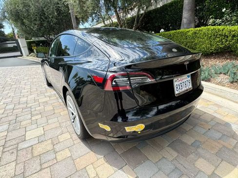 Used 2020 Tesla Model 3 Standard Range Plus image 3