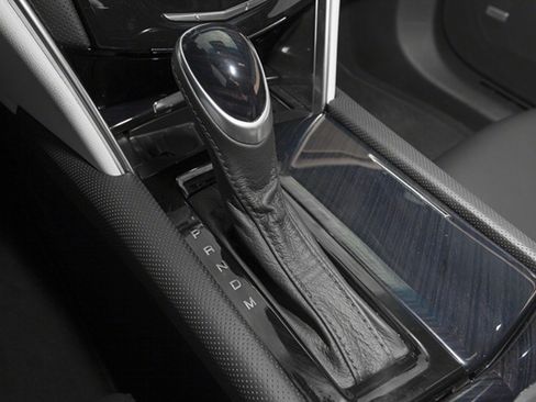 Used 2013 Cadillac XTS Premium image 16