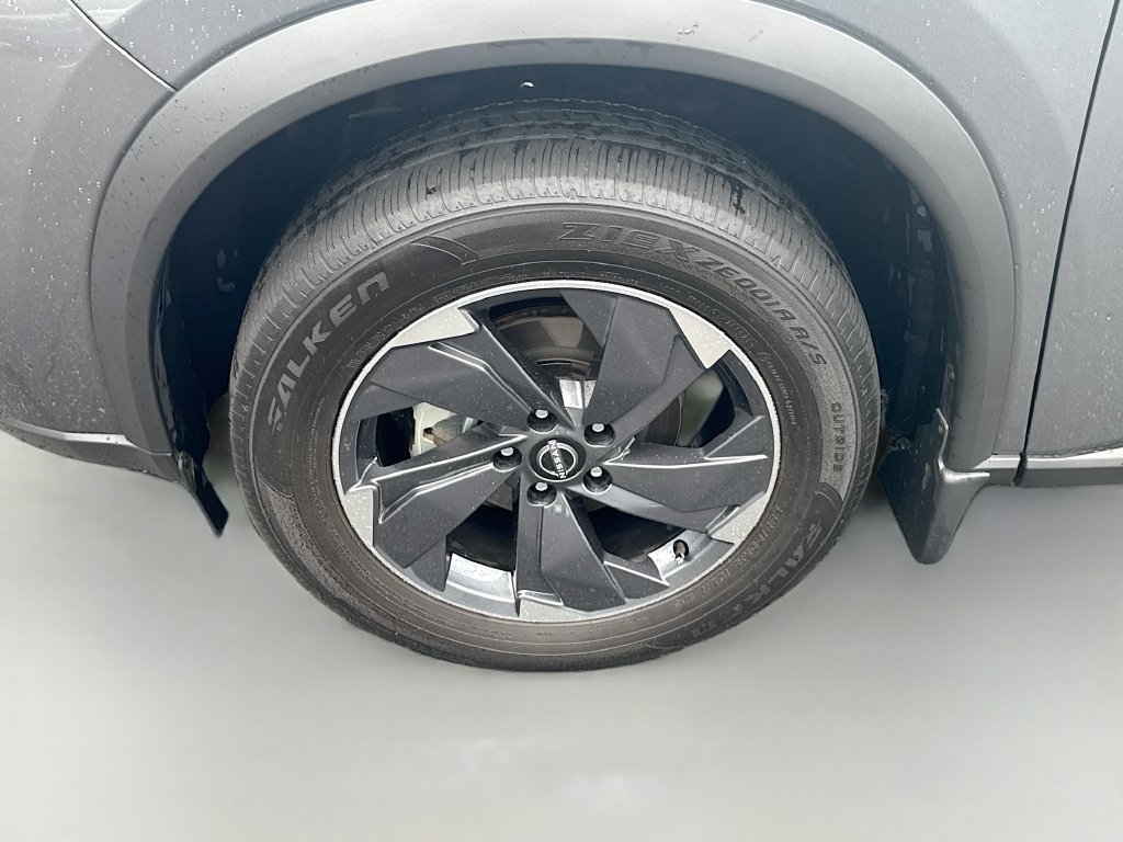 Certified 2026 Nissan Rogue SV FWD image 37