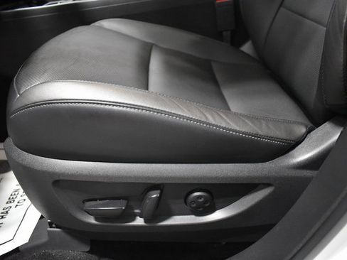 Used 2025 INFINITI QX50 Luxe image 18