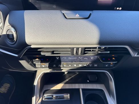 Used 2025 MAZDA CX-90 3.3 Turbo w/ Preferred Package image 26