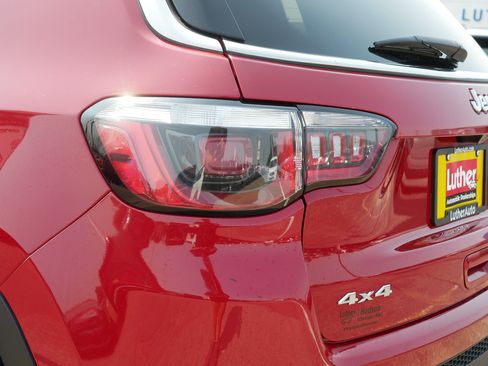 Used 2018 Jeep Compass Limited AWD/4WD image 17