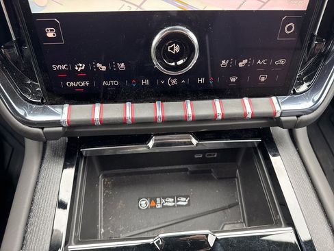 Used 2025 GMC Yukon AT4 Ultimate image 35