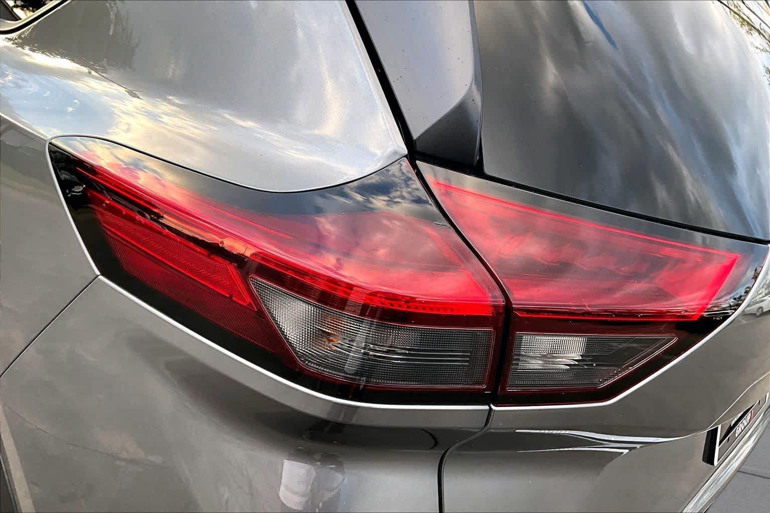 Certified 2024 Nissan Rogue S FWD image 29