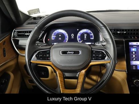 Used 2025 Jeep Grand Cherokee Summit AWD/4WD image 7