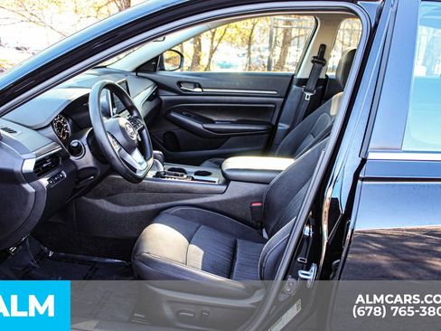 Used 2025 Nissan Altima 2.5 SV image 17