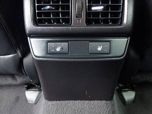 Used 2017 Subaru Outback 3.6R Limited AWD/4WD image 11