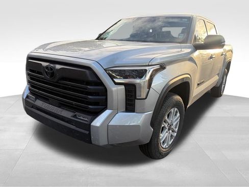 Used 2025 Toyota Tundra SR5 w/ SR5 Convenience Package AWD/4WD image 2