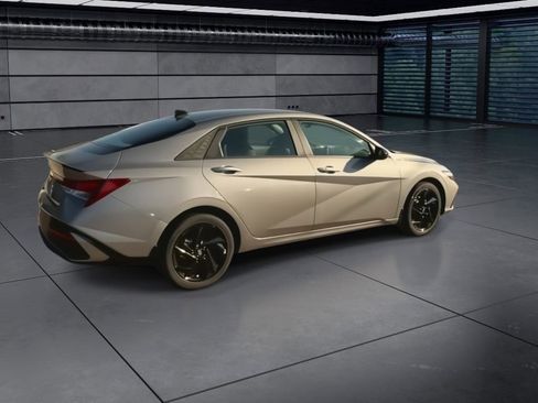 Used 2026 Hyundai Elantra Sport image 2