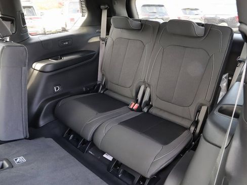 New 2025 Jeep Grand Cherokee L Laredo w/ Luxury Tech Group I image 17