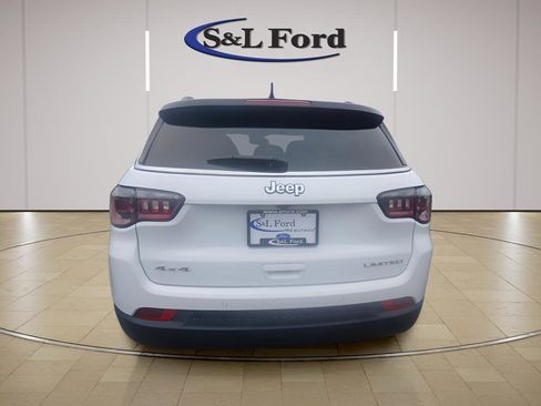 Used 2025 Jeep Compass Limited image 4