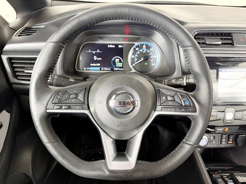 Used 2019 Nissan Leaf SV w/ SV Technology Package FWD image 52