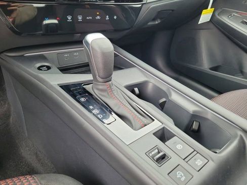 New 2026 Nissan Sentra SR w/ Floor Mat Package FWD image 10