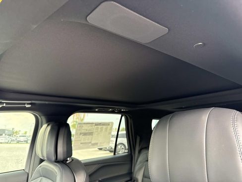 New 2026 Lincoln Navigator Reserve w/ Jet Appearance Package AWD/4WD image 35